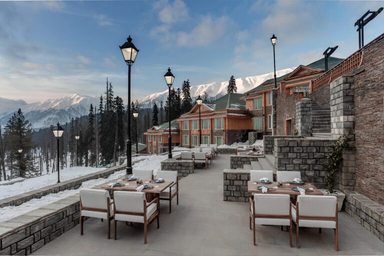 Outdoor-dining-at-BRAVA-Italian-Pizzeria-Grill-Kashmirs-first-fine-dining-Italian-Restaurant-at-The-Khyber-Himalayan-Resort-Spa-Gulmarg-min-scaled